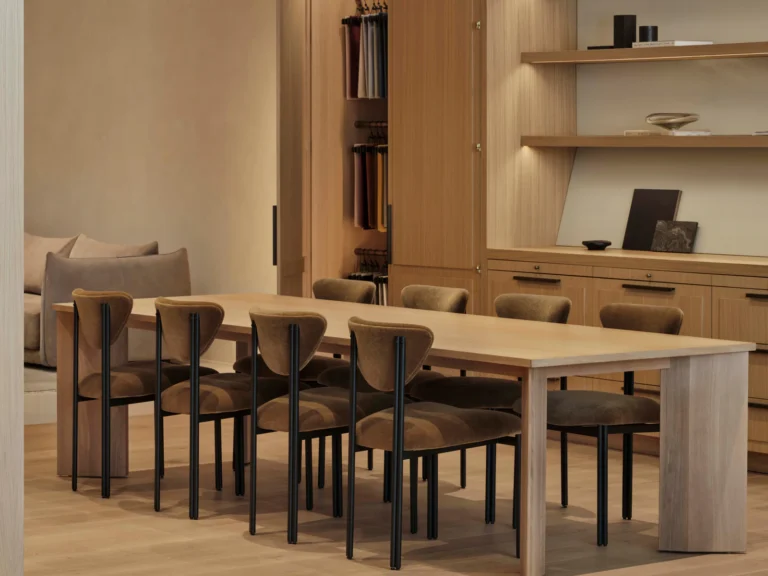 🏆 Top 10 Luxury Furniture Brands in the USA (With Details & Links)